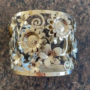 Bath and Body candle holder